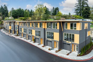 Skyridge Townhomes in Seattle, WA - Building Photo