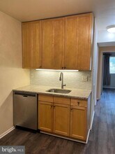 2044 Royal Fern Ct in Reston, VA - Building Photo - Building Photo
