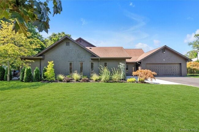 property at 15 Parkway Dr