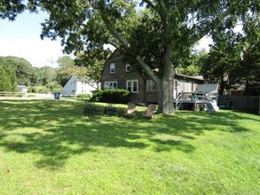 32 Katherine Rd in Old Lyme, CT - Building Photo - Building Photo