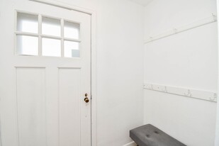 2012 W 22nd St in Sioux Falls, SD - Building Photo