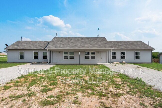 126 Lynn Ct in Decatur, TX - Building Photo - Building Photo