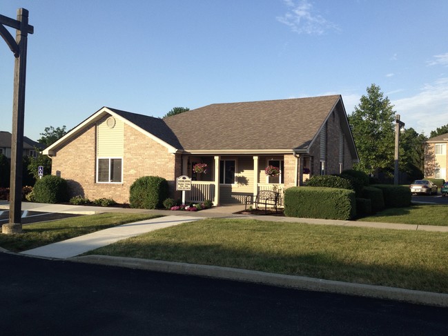 Autumn Oaks in New Castle, IN - Foto de edificio - Building Photo