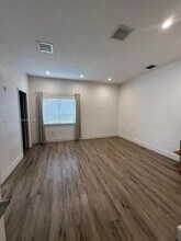 718 SE 12th Ter in Homestead, FL - Building Photo - Building Photo