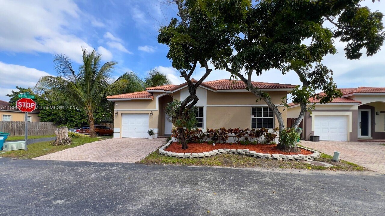 9000 SW 215th Terrace in Cutler Bay, FL - Building Photo