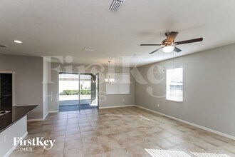 740 Remington Green Dr SE in Palm Bay, FL - Foto de edificio - Building Photo