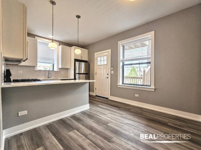 property at 3941 N Janssen Ave