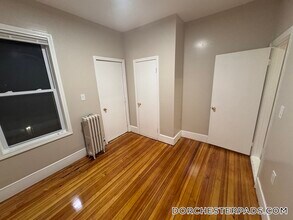 42 Lucerne St in Boston, MA - Foto de edificio - Building Photo