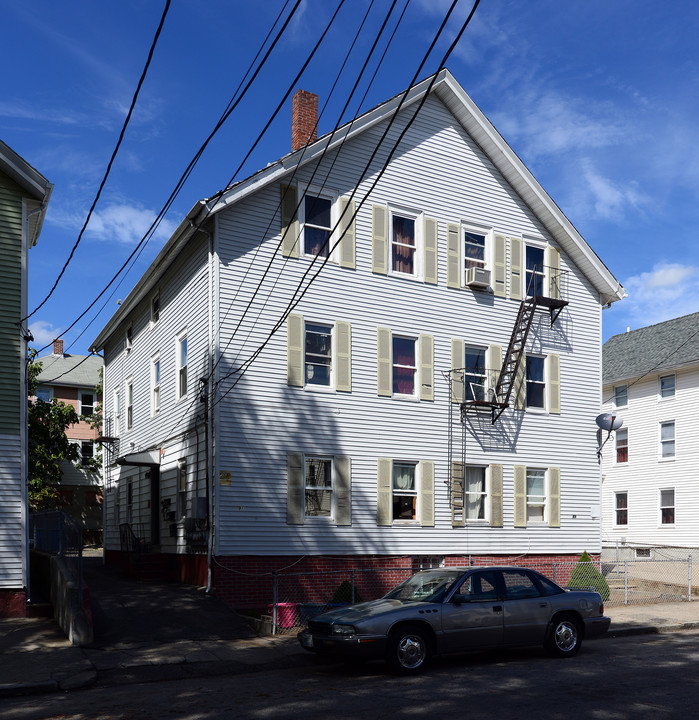 89-91 Garfield St in Central Falls, RI - Building Photo