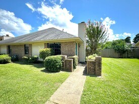313-315-315 Brookwood Dr in Texarkana, TX - Building Photo