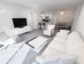 222 S Central Ave, Unit 212 in Los Angeles, CA - Foto de edificio - Building Photo