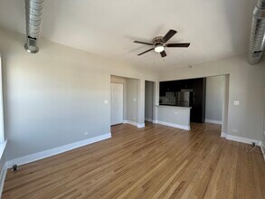 2712 N Milwaukee Ave in Chicago, IL - Building Photo - Building Photo