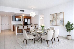 185 SW 7th St in Miami, FL - Building Photo