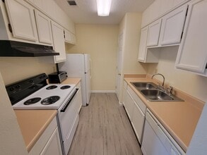 1610 Green Briar Pkwy in Gulf Breeze, FL - Building Photo - Building Photo