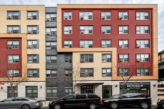 Livonia Commons in Brooklyn, NY - Foto de edificio - Building Photo