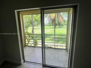 15888 SW 95th Ave in Miami, FL - Building Photo - Building Photo