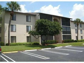 206 Foxtail Dr in Greenacres, FL - Building Photo