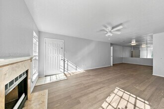 6500 Sands Point Dr in Houston, TX - Building Photo - Building Photo