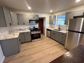 6036 Sawyer St in Pittsburgh, PA - Building Photo - Building Photo