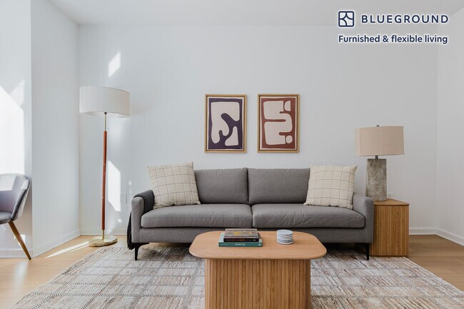535 W 23rd St in New York, NY - Building Photo - Building Photo