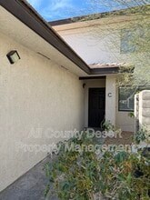 32525 Canyon Vista Rd in Cathedral City, CA - Foto de edificio - Building Photo