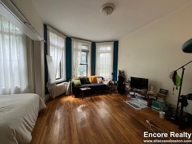 902 Huntington Ave, Unit #376- 1
