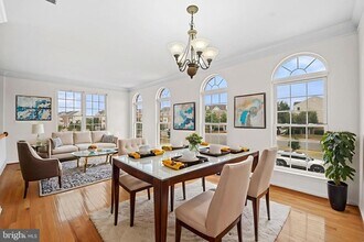 25370 Whippoorwill Terrace in South Riding, VA - Foto de edificio - Building Photo