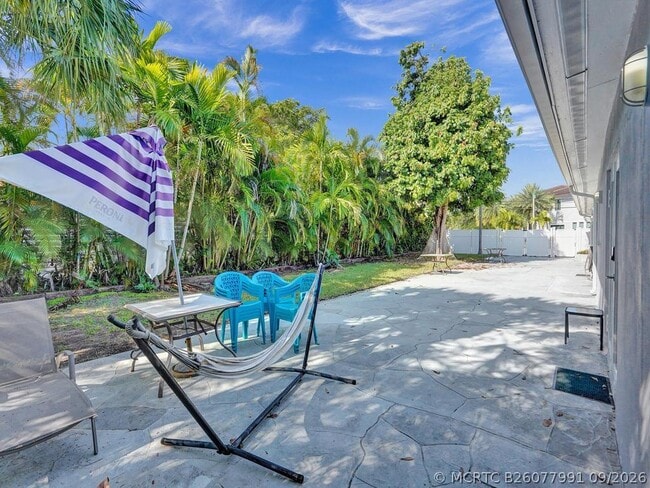 4422 Sea Grape Dr
