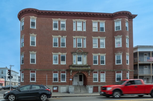 526 Western Ave in Lynn, MA - Building Photo - Building Photo