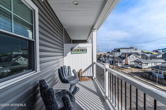 64 Sheridan Ave in Seaside Heights, NJ - Foto de edificio - Building Photo