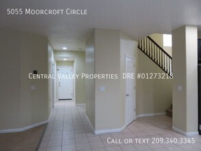 5055 Moorcroft Cir in Stockton, CA - Building Photo - Building Photo