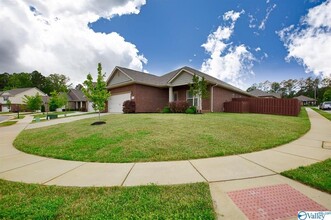 332 Acorn Grove Ln SW in Huntsville, AL - Building Photo - Building Photo