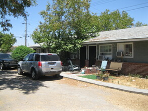 7901 Sierra Ave in Fontana, CA - Building Photo - Building Photo