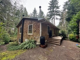 28635 Vashon Hwy SW in Vashon, WA - Building Photo