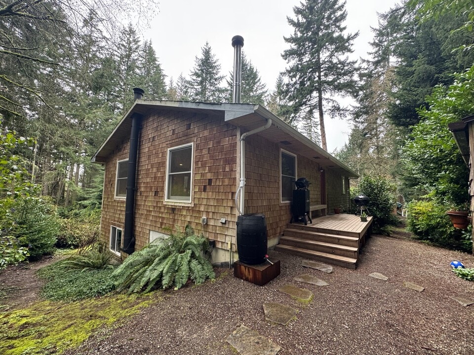 28635 Vashon Hwy SW in Vashon, WA - Building Photo
