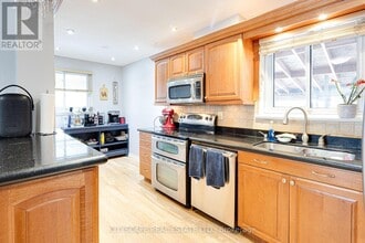 48 Mandarin Crescent in Brampton, ON - Building Photo - Building Photo