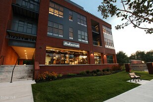 130 Excelsior Ave in Saratoga Springs, NY - Building Photo