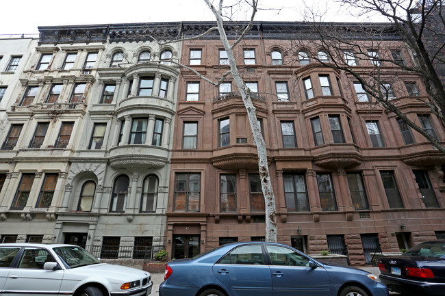 47 W 76th St in New York, NY - Building Photo - Building Photo