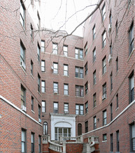 375 E Mosholu Pky N in Bronx, NY - Foto de edificio - Building Photo