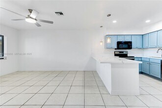 821 NW 41st St in Fort Lauderdale, FL - Building Photo - Building Photo