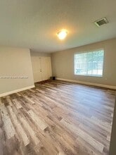 3985 NW 165th St in Opa Locka, FL - Building Photo - Building Photo
