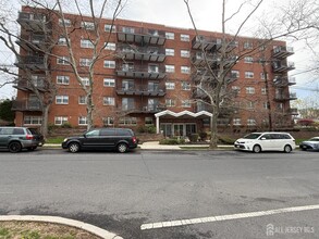 123 S Adelaide Ave in Highland Park, NJ - Building Photo - Building Photo