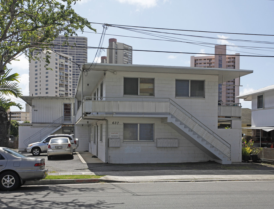 637-647 Coolidge St in Honolulu, HI - Building Photo