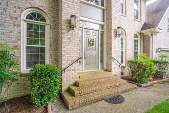 821 Loch Island Dr in Chesapeake, VA - Building Photo - Building Photo