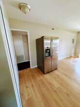 Room in House on Rounds St in San Antonio, TX - Building Photo - Building Photo