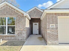 1311 Wright St in Greenville, TX - Building Photo