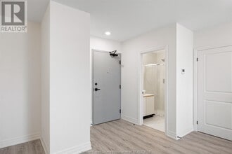 7337 Meo Blvd in Lasalle, ON - Building Photo - Building Photo