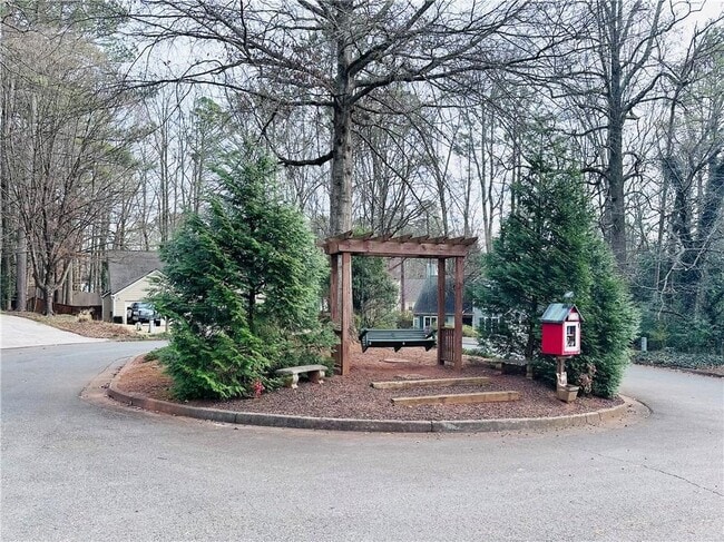 1140 Taylor Oaks Dr in Roswell, GA - Building Photo - Building Photo