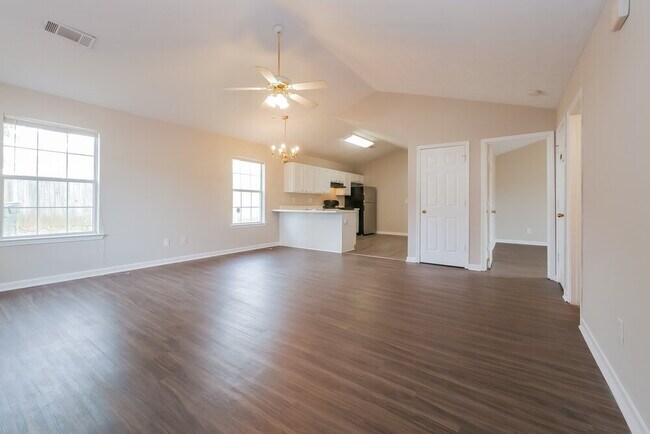 521 Lakecourt Dr in Mcdonough, GA - Building Photo - Building Photo