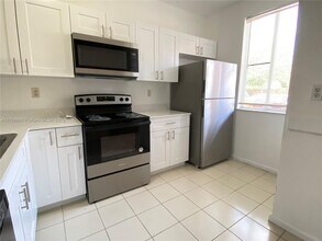 17347 NW 7th Ave in Miami, FL - Building Photo - Building Photo